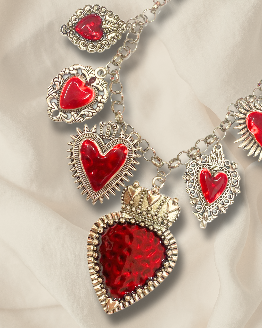 Collar corazones plateados
